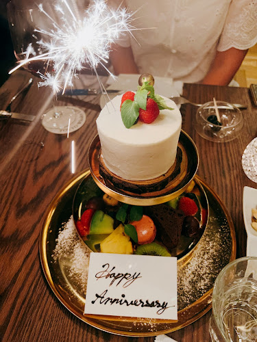 Opinii despre 東京ウイスキーライブラリー în 港区 - 飲食業