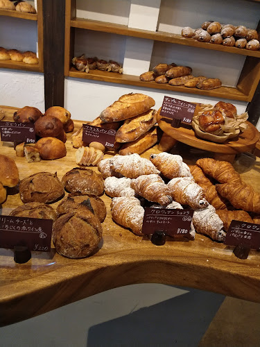 〒810-0044 福岡県福岡市中央区六本松４丁目５−２３