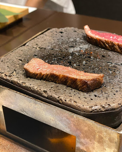 ステーキハウス 一牛 - 飲食業