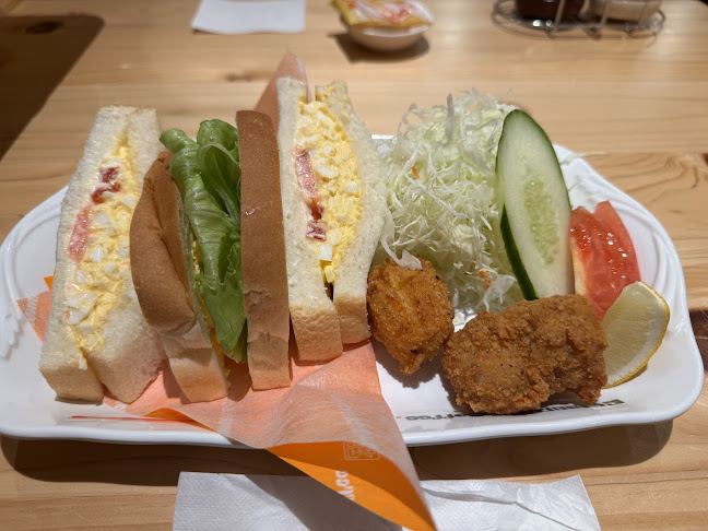 Opinii despre コメダ珈琲店 沖縄糸満店 în 糸満市 - 飲食業