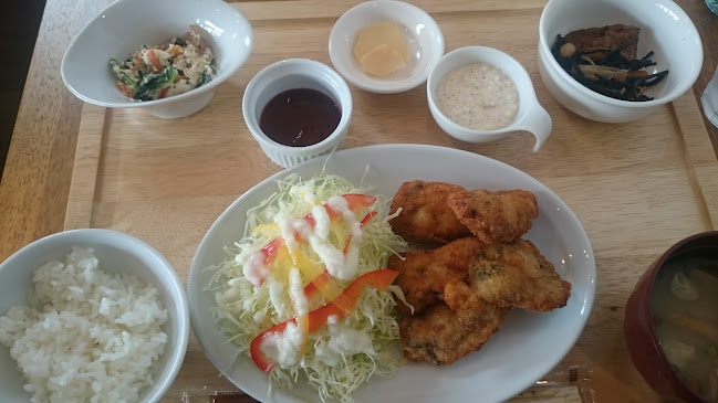 カフェ フレディ - 飲食業