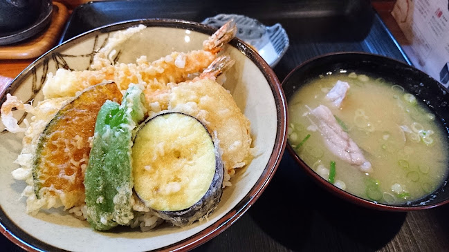 Opinii despre よろい寿司 în 都城市 - 飲食業