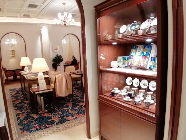 Opinii despre ロイヤルクリスタル カフェ銀座店 în 中央区 - 飲食業