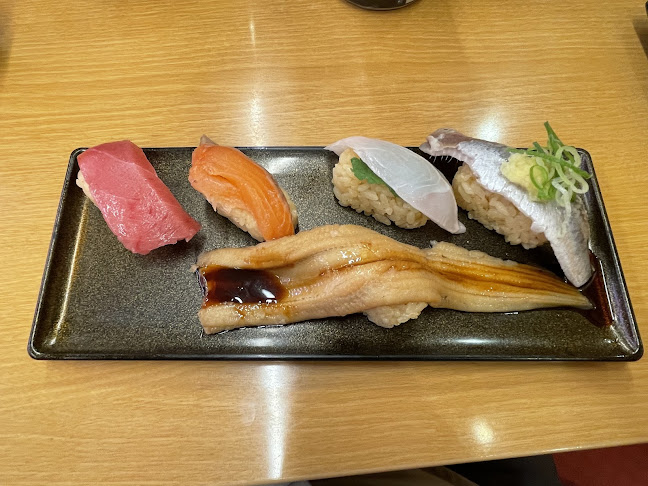 Opinii despre スシロー 春日井春見店 în 春日井市 - 飲食業