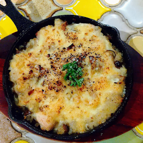 トリワイン PIKOSHHHU ピコシュー 京橋店 - 飲食業