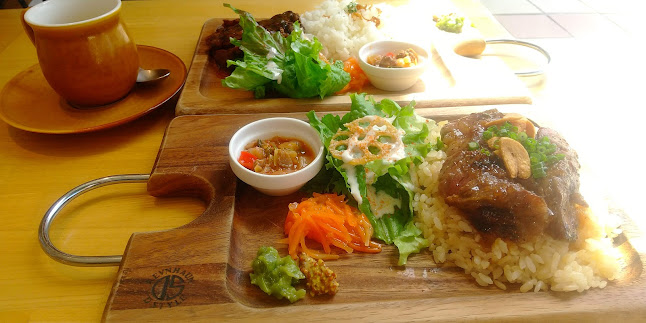 〒010-0001 秋田県秋田市中通７丁目１−２ トピコ 1階