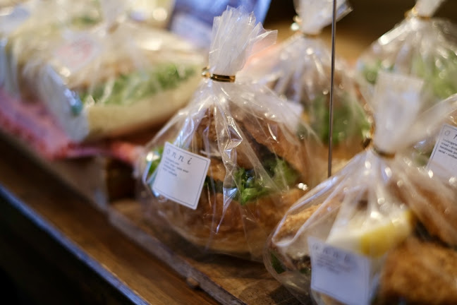 Opinii despre ブーランジェリー オンニ în 横浜市 - 飲食業