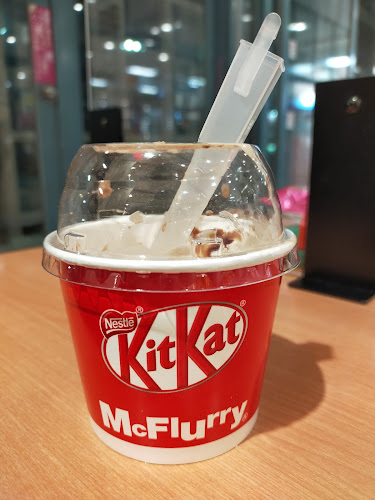 マクドナルド イオン小牧店 - 飲食業