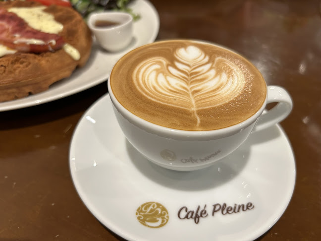 カフェ プレンヌ - 飲食業