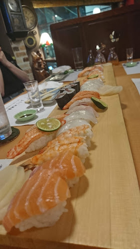 〒760-0052 香川県高松市瓦町１丁目１１−１５