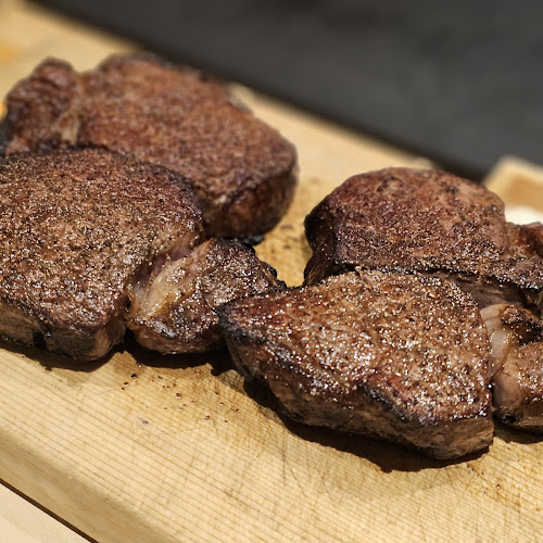 Opinii despre 肉屋雪月花 名古屋 în 名古屋市 - 飲食業