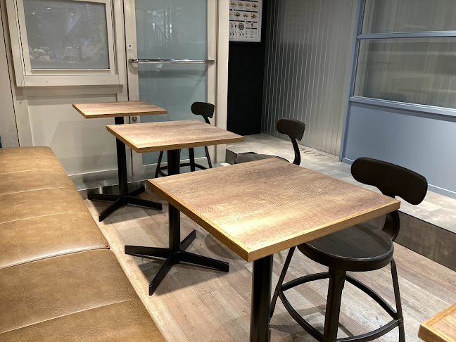 ジラフクレープ新潟万代店