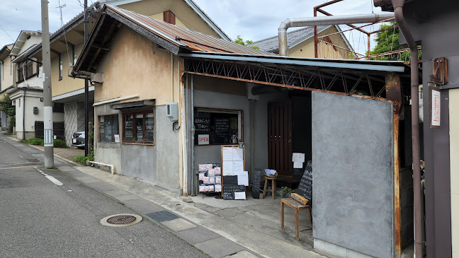 薪窯焼パンのサンドTIKU- - 飲食業