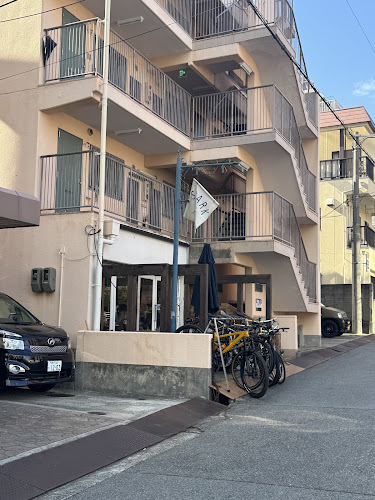 L’AVENUE（ラヴニュー） - 飲食業