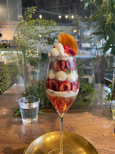 〒550-0004 大阪府大阪市西区靱本町１丁目１８−２３ ウルトラビル 2F