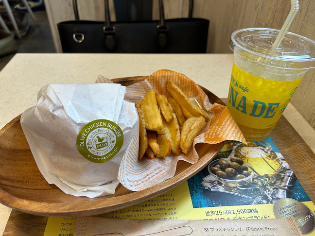 Comentarii opinii despre bb.q オリーブチキンカフェ 千里中央店