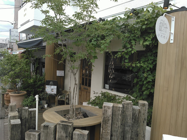 ブーランジェリー オンニ - 飲食業