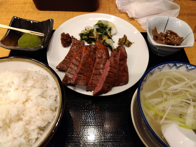 牛たん炭焼 利久 泉本店 - 仙台市