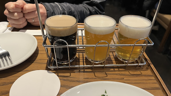 Opinii despre Beer & Spice KITTE丸の内店 în 千代田区 - 飲食業