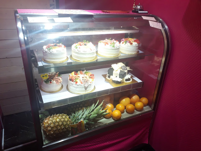 夜のケーキ屋さん