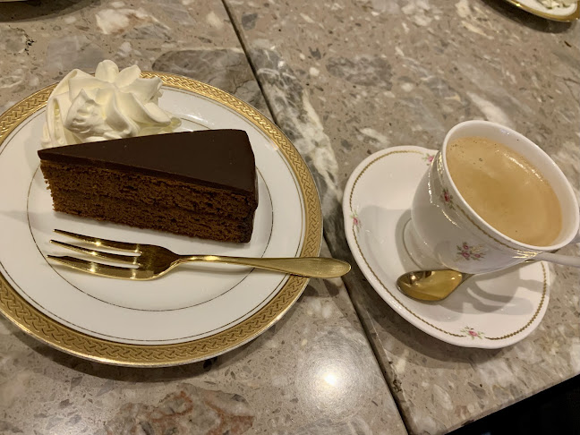 ウィーン菓子 シュトラウス - 飲食業