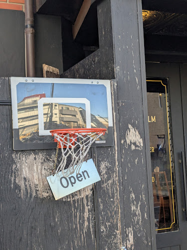 OVERWHELM HAMBURGER and BAR STAND - 目黒区