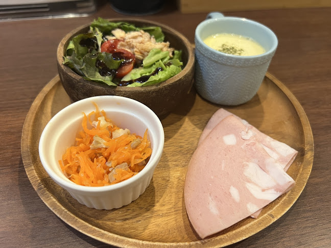 〒544-0033 大阪府大阪市生野区勝山北１丁目５−１ 桃谷駅前商店街内