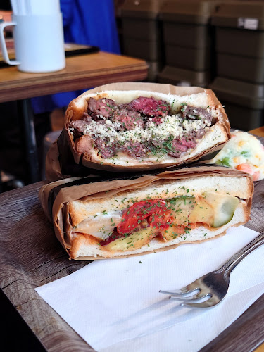 STABLER Shimokitazawa Meatsand