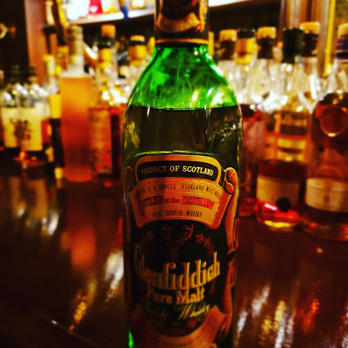 Comentarii opinii despre シングルモルトバー ムーンシャイン