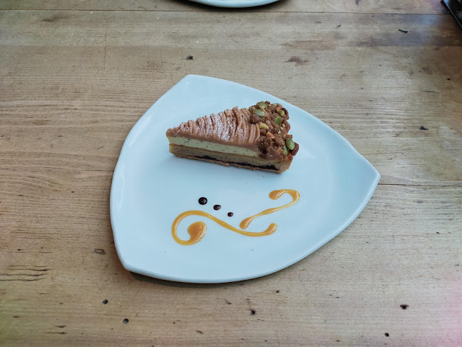 〒060-0061 北海道札幌市中央区南１条西１２丁目４−１８２ AS ビル 1F