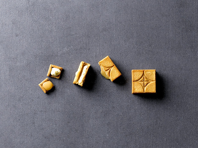 〒812-0003 福岡県福岡市博多区下臼井７７８−１ 国内線旅客ターミナル 2階 福岡空港 ゲート外、フードコート前