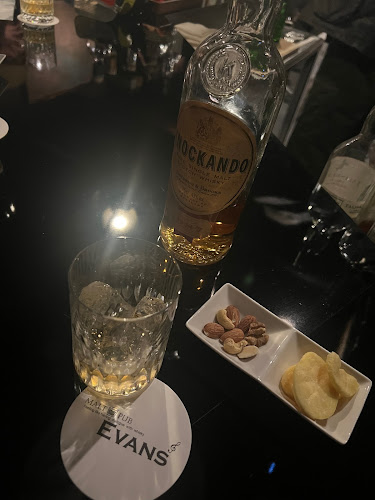 Comentarii opinii despre エヴァンス