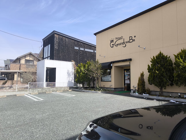 パティスリーグランシーバ - 飲食業