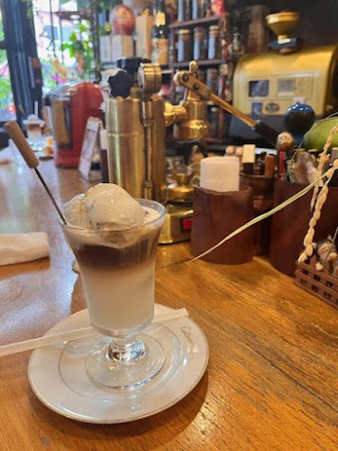 カフェ・コンティニュー - 飲食業