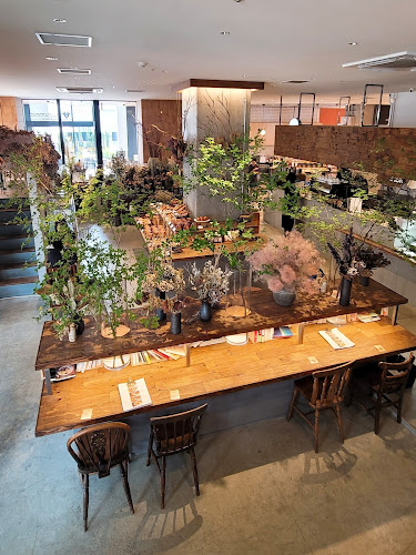 〒243-0438 神奈川県海老名市めぐみ町３−１ VINAGADENS PERCH