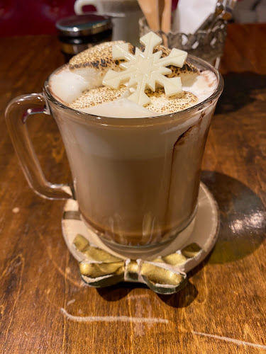 Opinii despre cafe太陽ノ塔 NAMBA CITY în 大阪市 - 飲食業