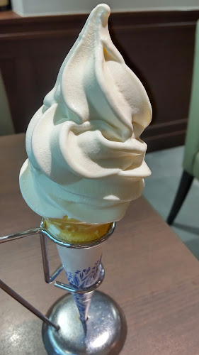 Opinii despre ホリーズカフェ 三宮さんプラザ店 în 神戸市 - 飲食業