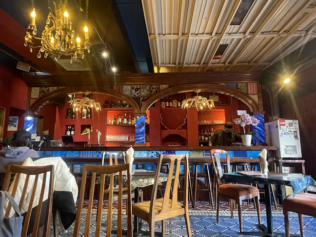 OVERWHELM HAMBURGER and BAR STAND