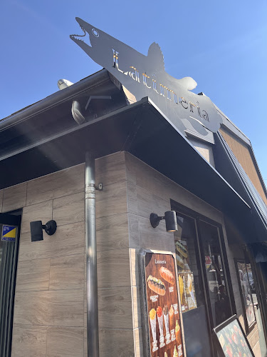 〒410-0845 静岡県沼津市千本港町８３