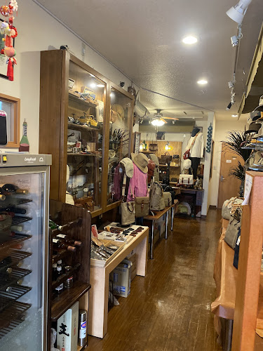 〒400-0306 山梨県南アルプス市小笠原２６８