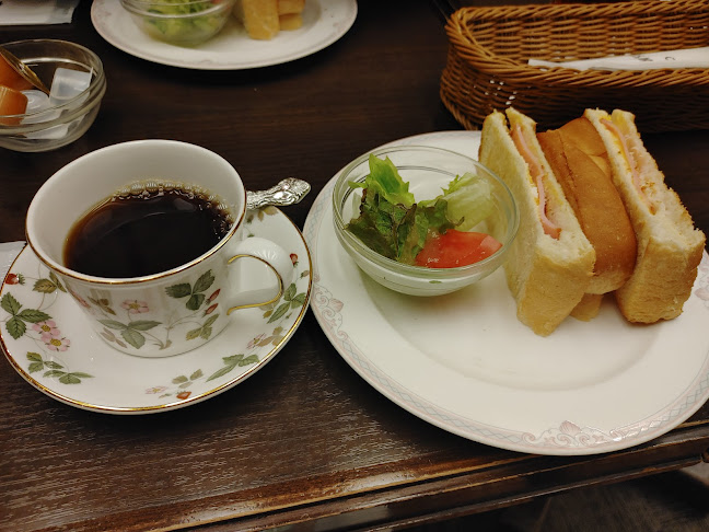 〒104-0061 東京都中央区銀座３丁目７−１６ ＮＳビル 地下１階