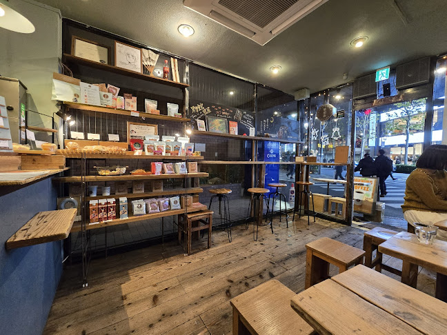 Opinii despre 猿田彦珈琲 恵比寿本店別館 în 渋谷区 - 飲食業