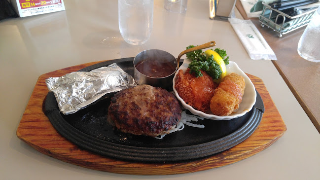 〒880-0805 宮崎県宮崎市橘通東４丁目２−１１