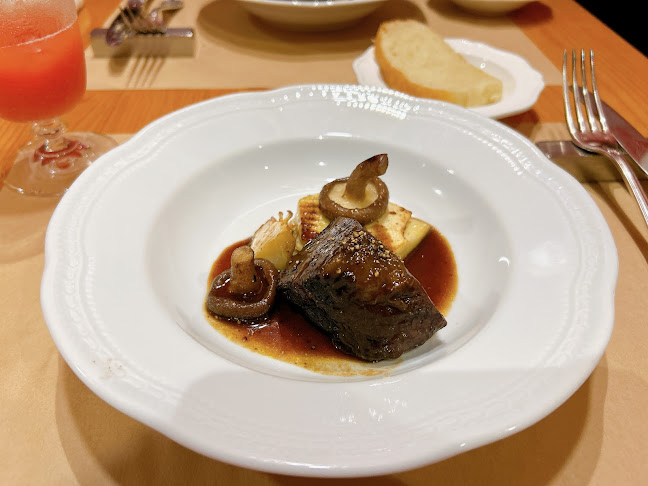 フランス料理 ワイズ - 飲食業