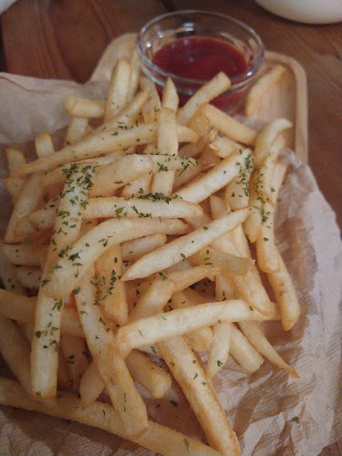 〒572-0084 大阪府寝屋川市香里南之町３３−３