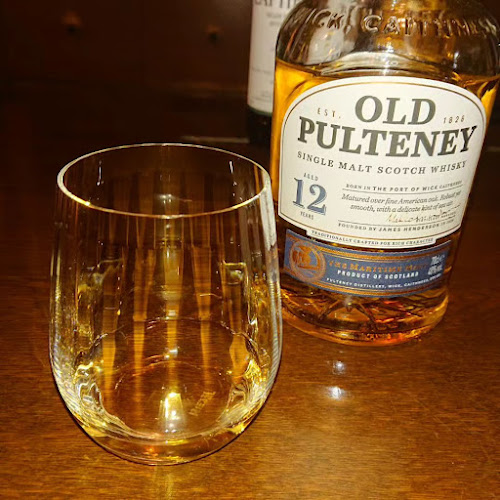 トロワバー - 飲食業