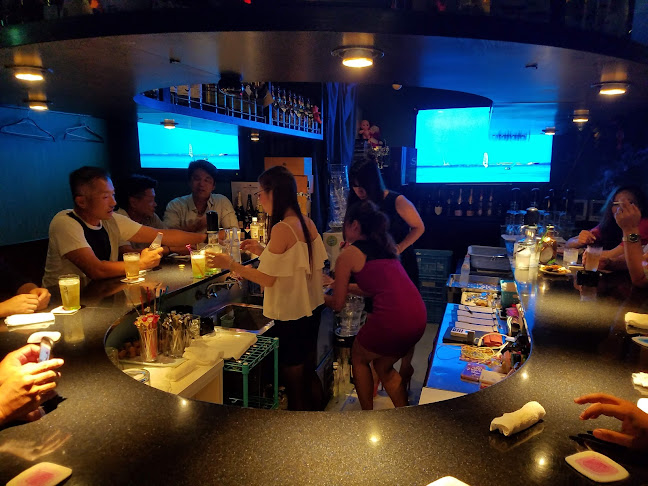 Opinii despre Ｂ３ｂａｒ în 名古屋市 - 飲食業