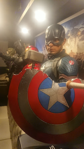 movie cafe&bar FORCE名古屋 （アメコミバー.映画バー） - 飲食業