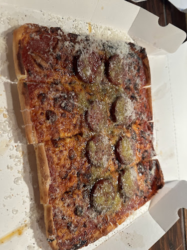 Opinii despre Tony Tony Pizza în 名古屋市 - 飲食業