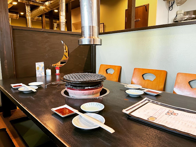 Opinii despre 焼肉三日月 în 橿原市 - 飲食業